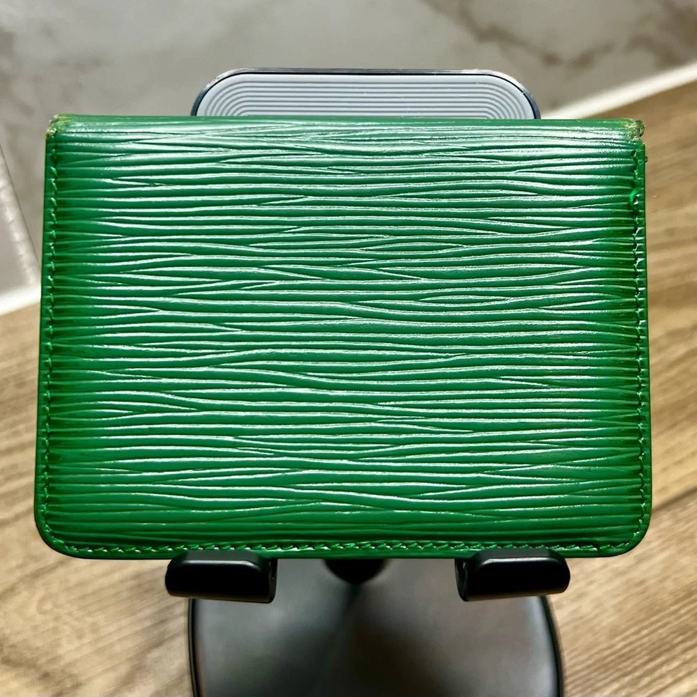 Louis Vuitton Vintage Porte 2 Cartes Vertical Wallet in Green Epi Leather